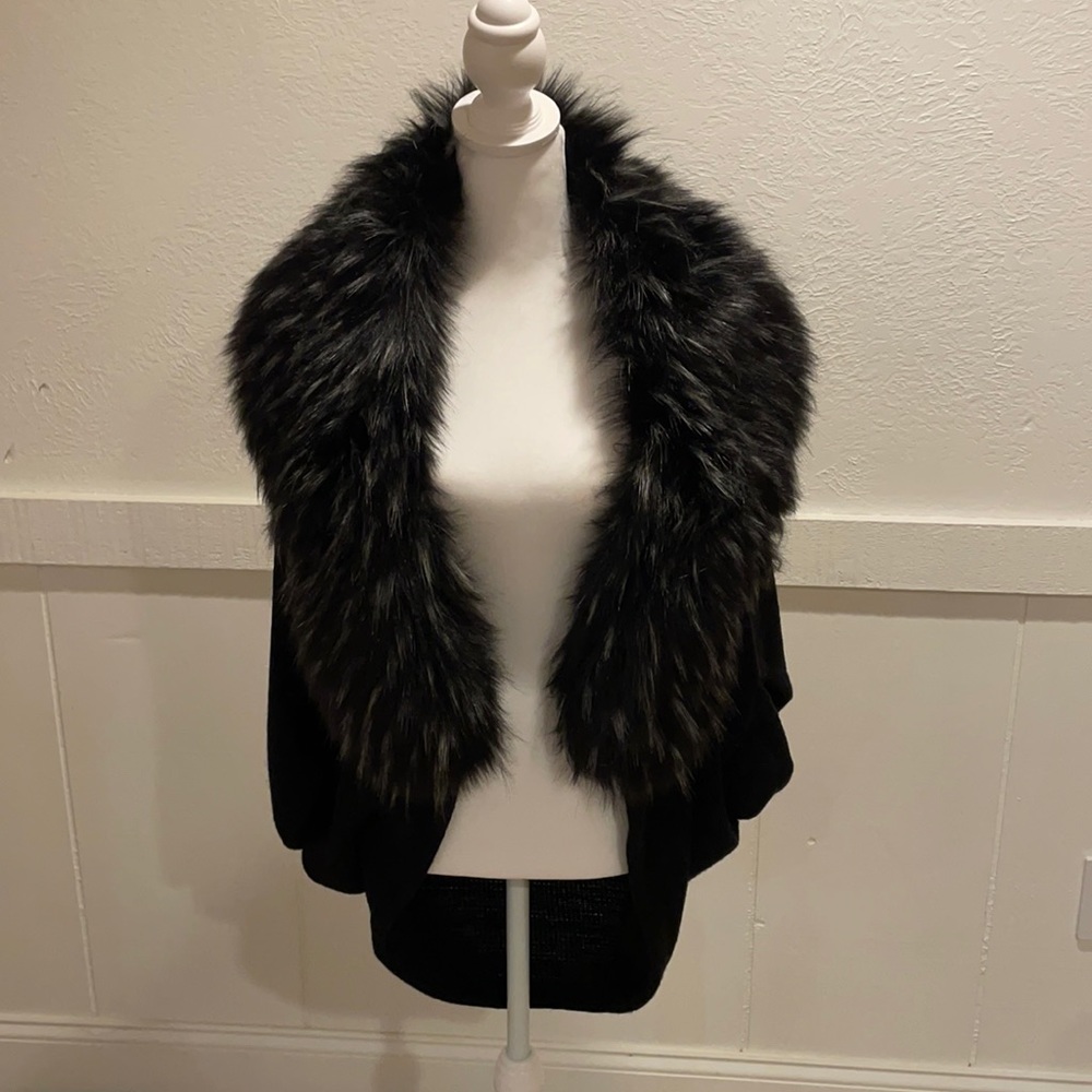 Bebe faux fur Shrug / Jacket
